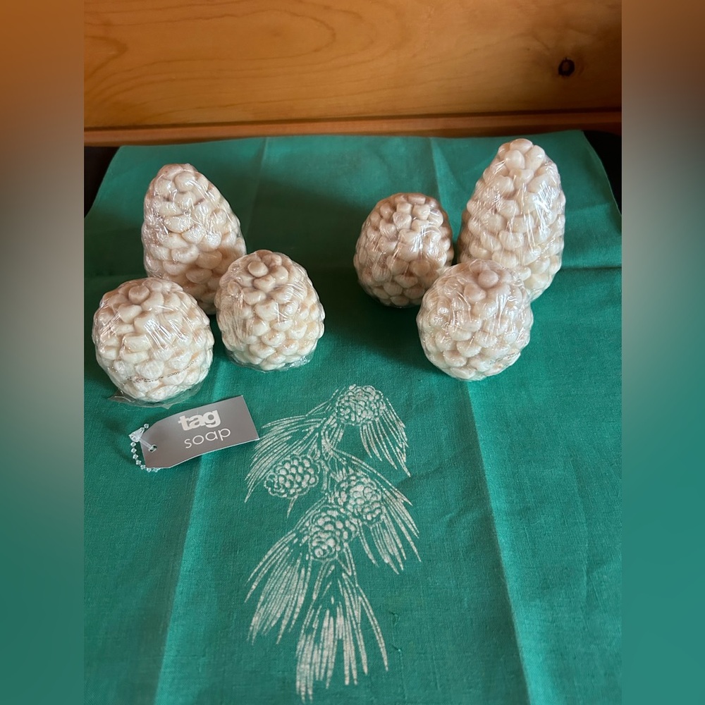 Pretty Tag Pinecone Soaps! Great for the Holidays
